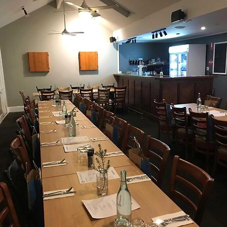 Caledonian Inn ローブ エクステリア 写真
