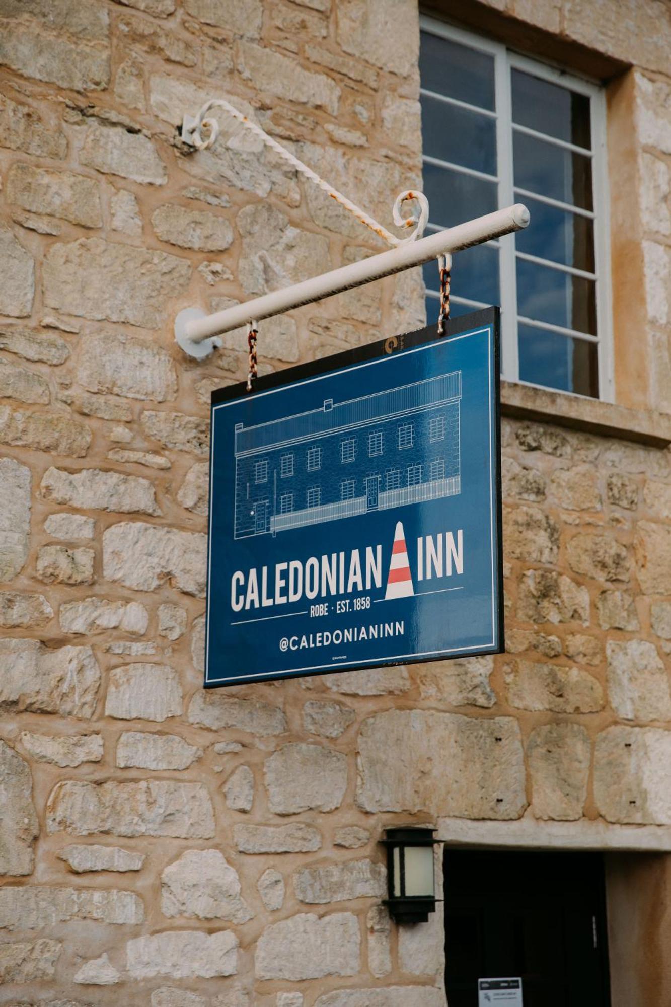 Caledonian Inn ローブ エクステリア 写真