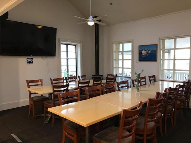 Caledonian Inn ローブ エクステリア 写真