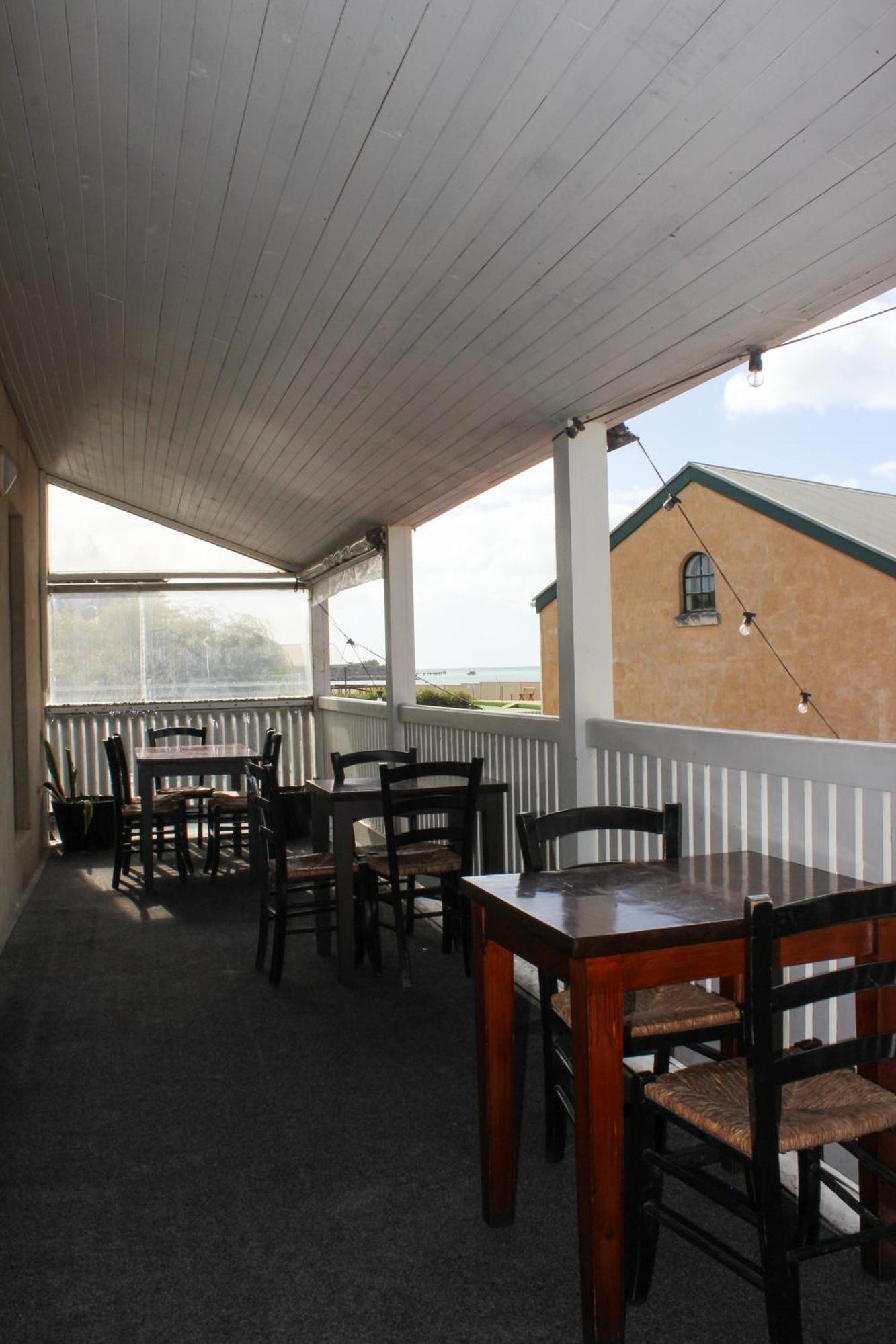 Caledonian Inn ローブ エクステリア 写真
