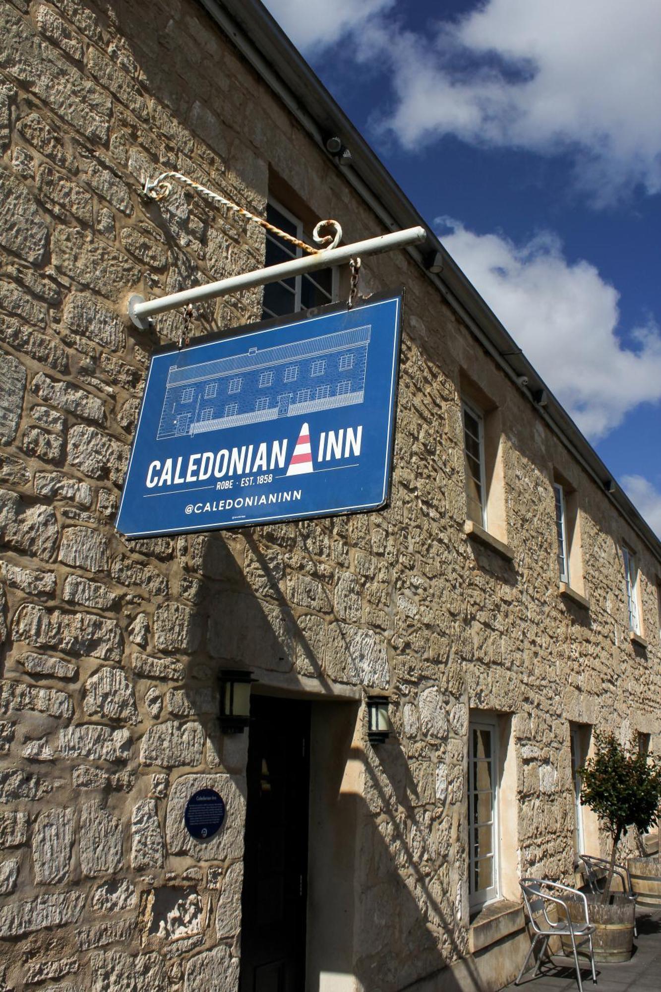 Caledonian Inn ローブ エクステリア 写真