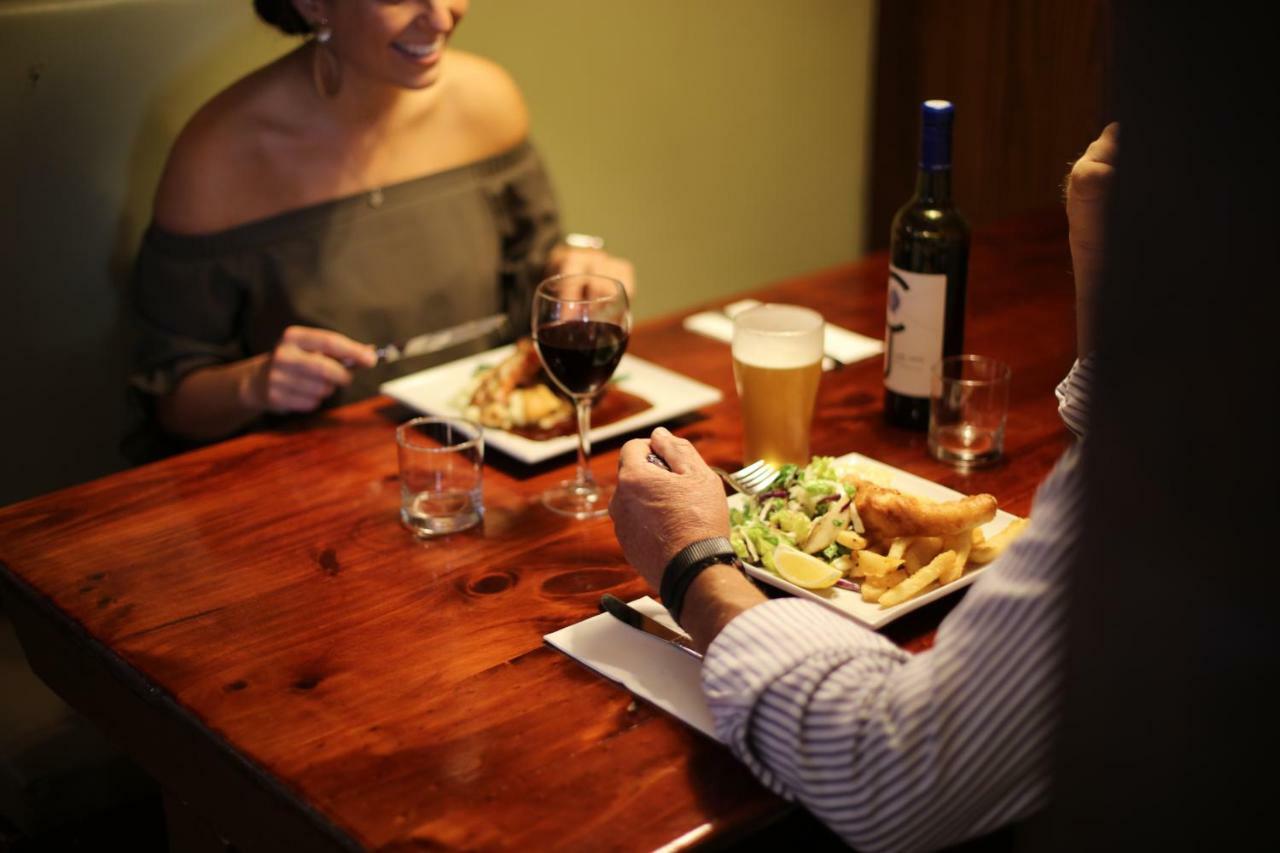 Caledonian Inn ローブ エクステリア 写真