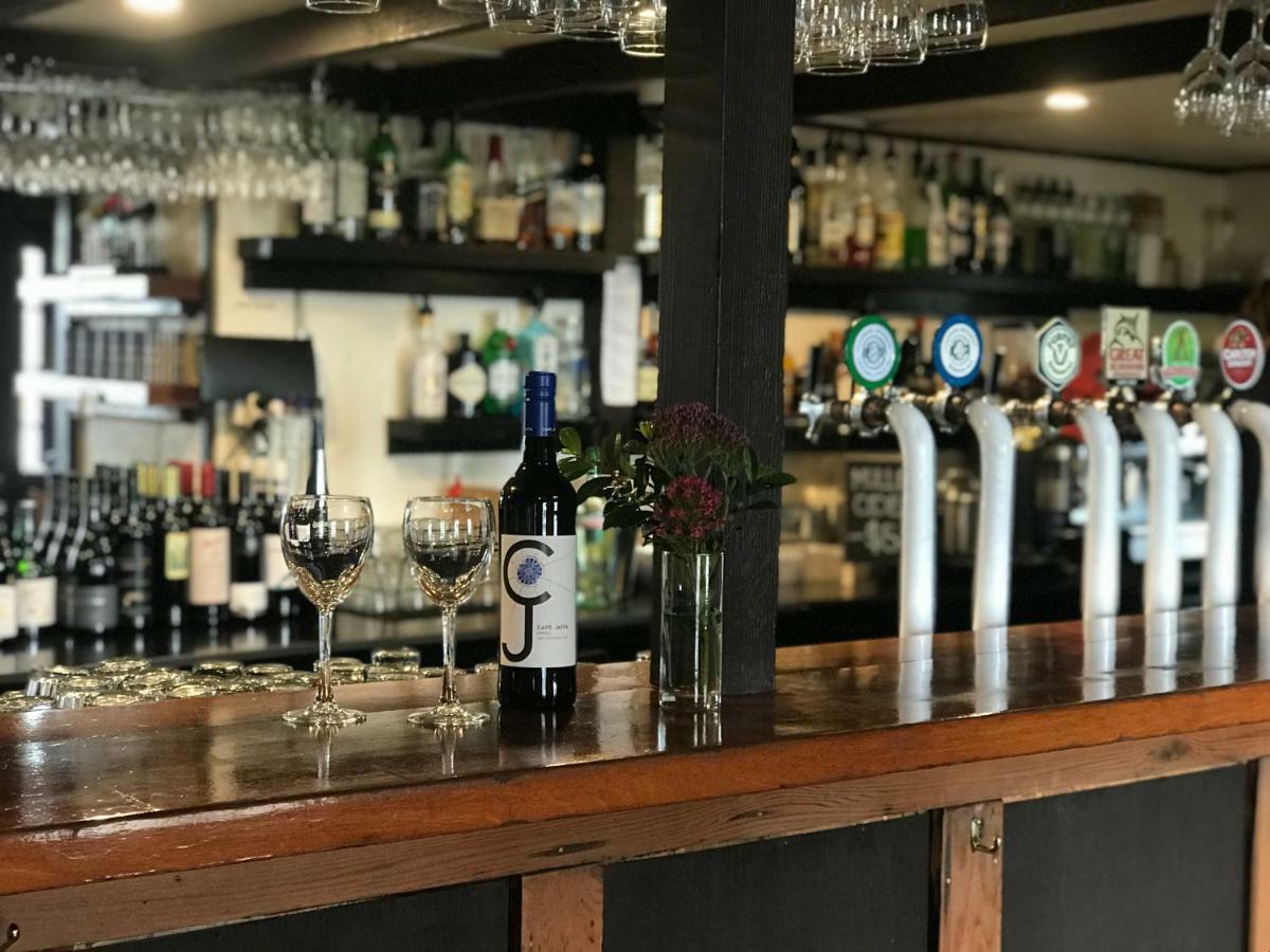 Caledonian Inn ローブ エクステリア 写真
